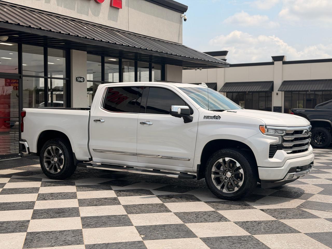 Chevrolet Silverado 1500 High Country Crew Cab 4WD 2024