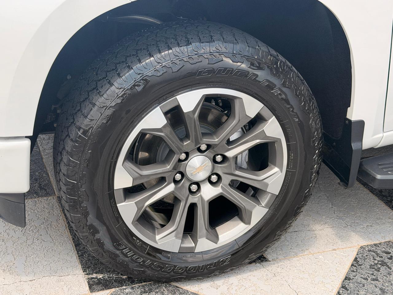Chevrolet Silverado 1500 High Country Crew Cab 4WD 2024