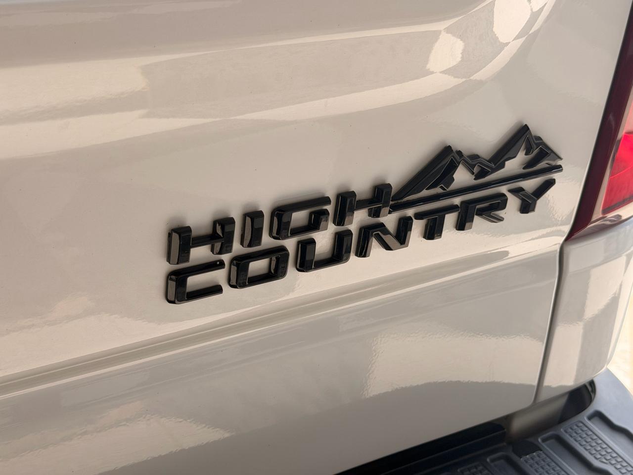 Chevrolet Silverado 1500 High Country Crew Cab 4WD 2024