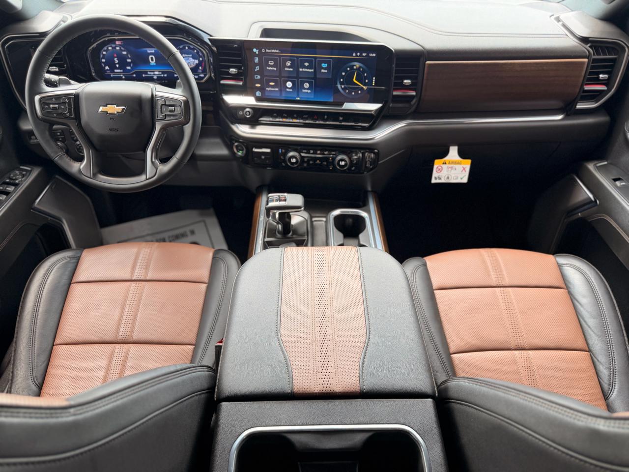 Chevrolet Silverado 1500 High Country Crew Cab 4WD 2024