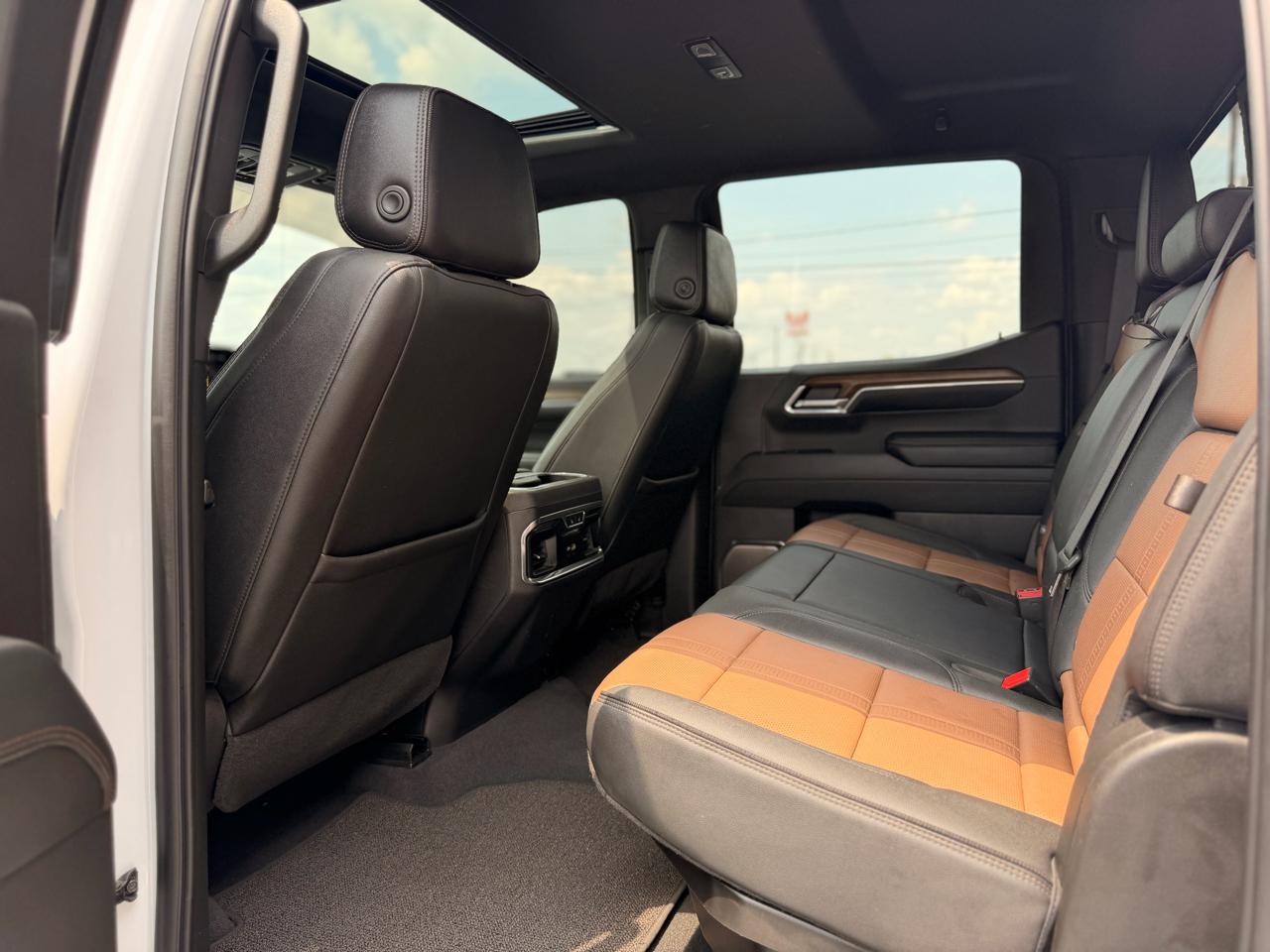 Chevrolet Silverado 1500 High Country Crew Cab 4WD 2024