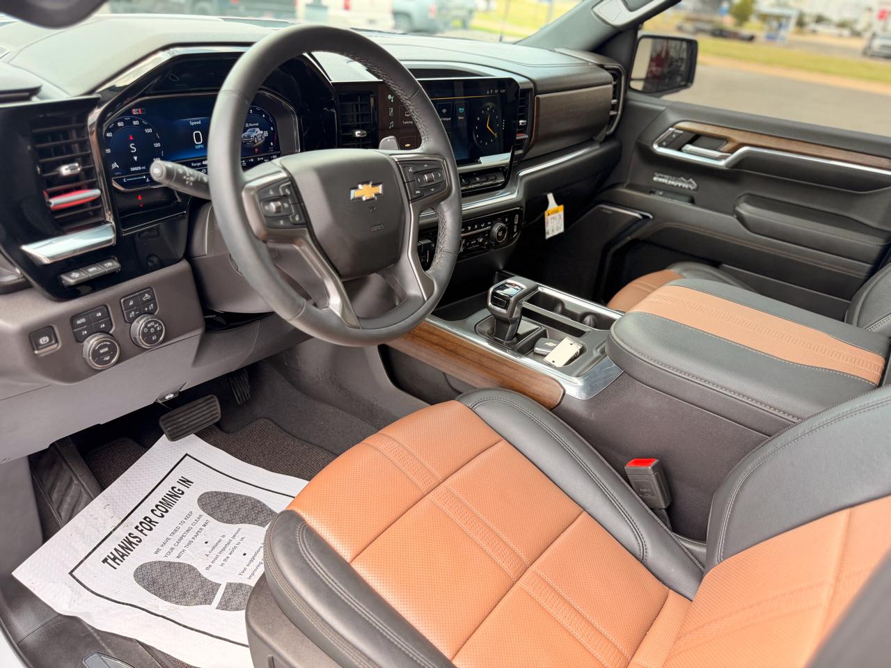 Chevrolet Silverado 1500 High Country Crew Cab 4WD 2024