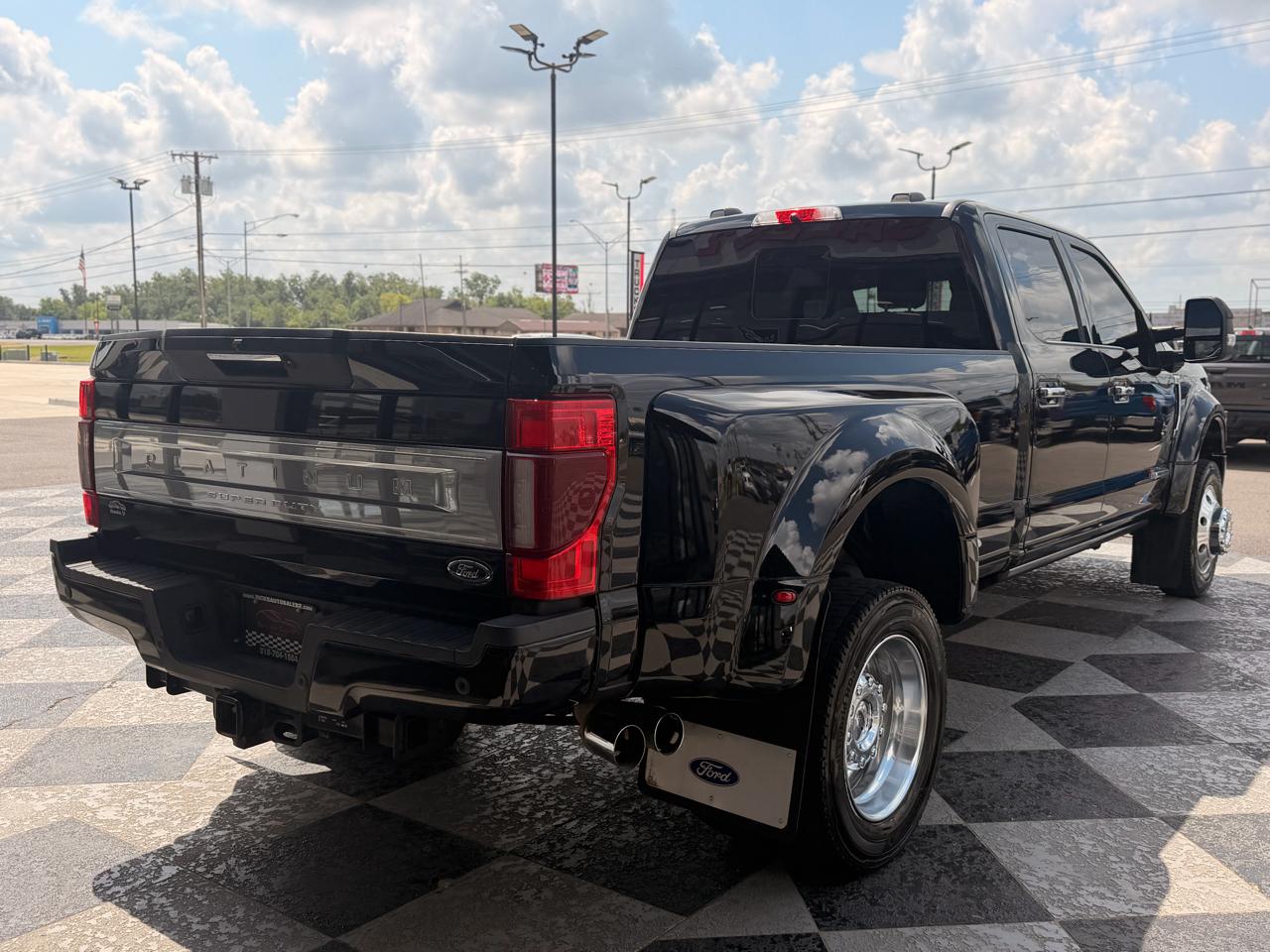 Ford F-450 SD Platinum Crew Cab DRW 4WD 2022
