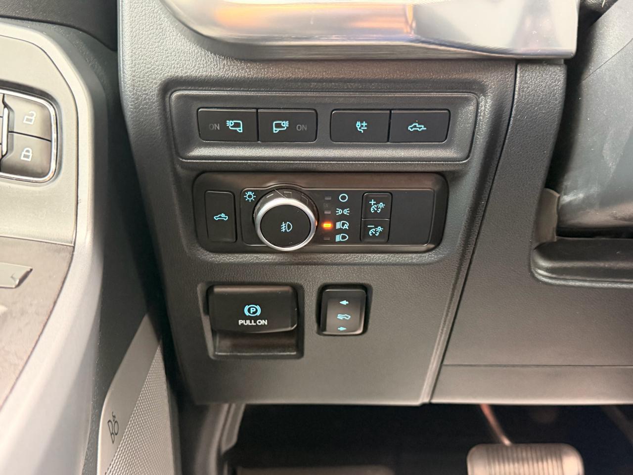 Ford F-150 4WD SuperCrew 157" Lariat 2021