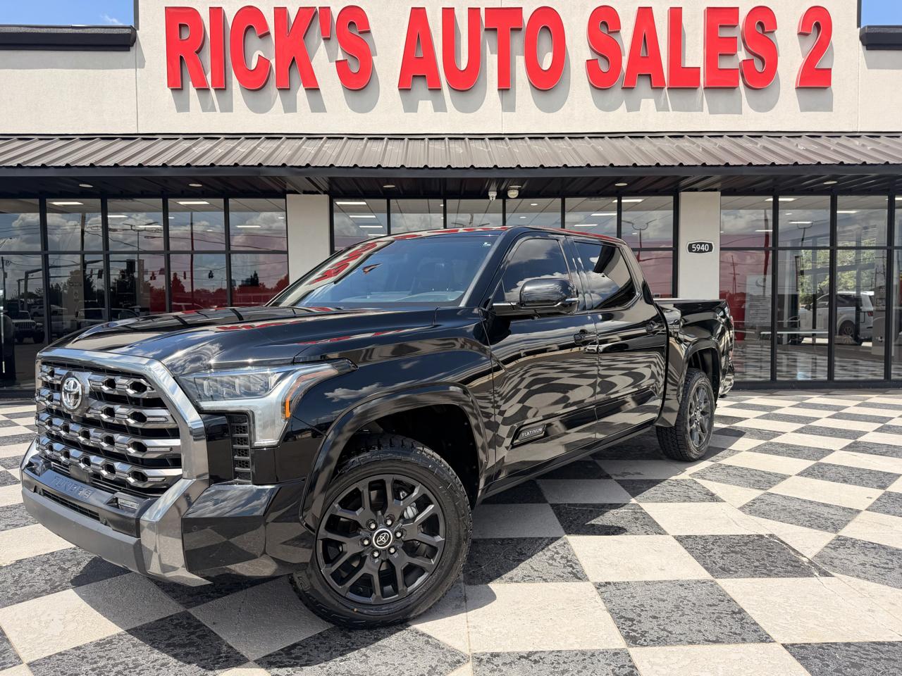 Toyota Tundra Platinum CrewMax 4WD 2023