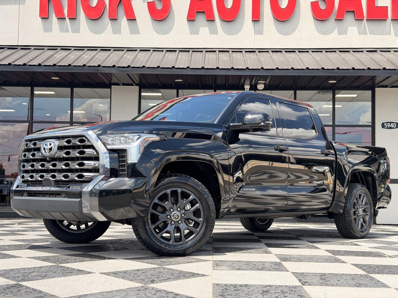 Toyota Tundra Platinum CrewMax 4WD 2023