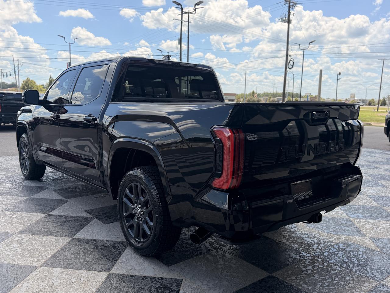 Toyota Tundra Platinum CrewMax 4WD 2023