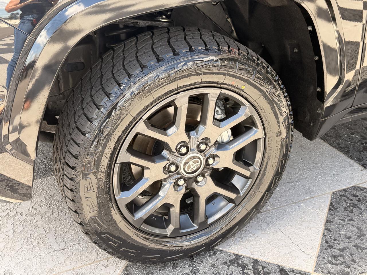 Toyota Tundra Platinum CrewMax 4WD 2023
