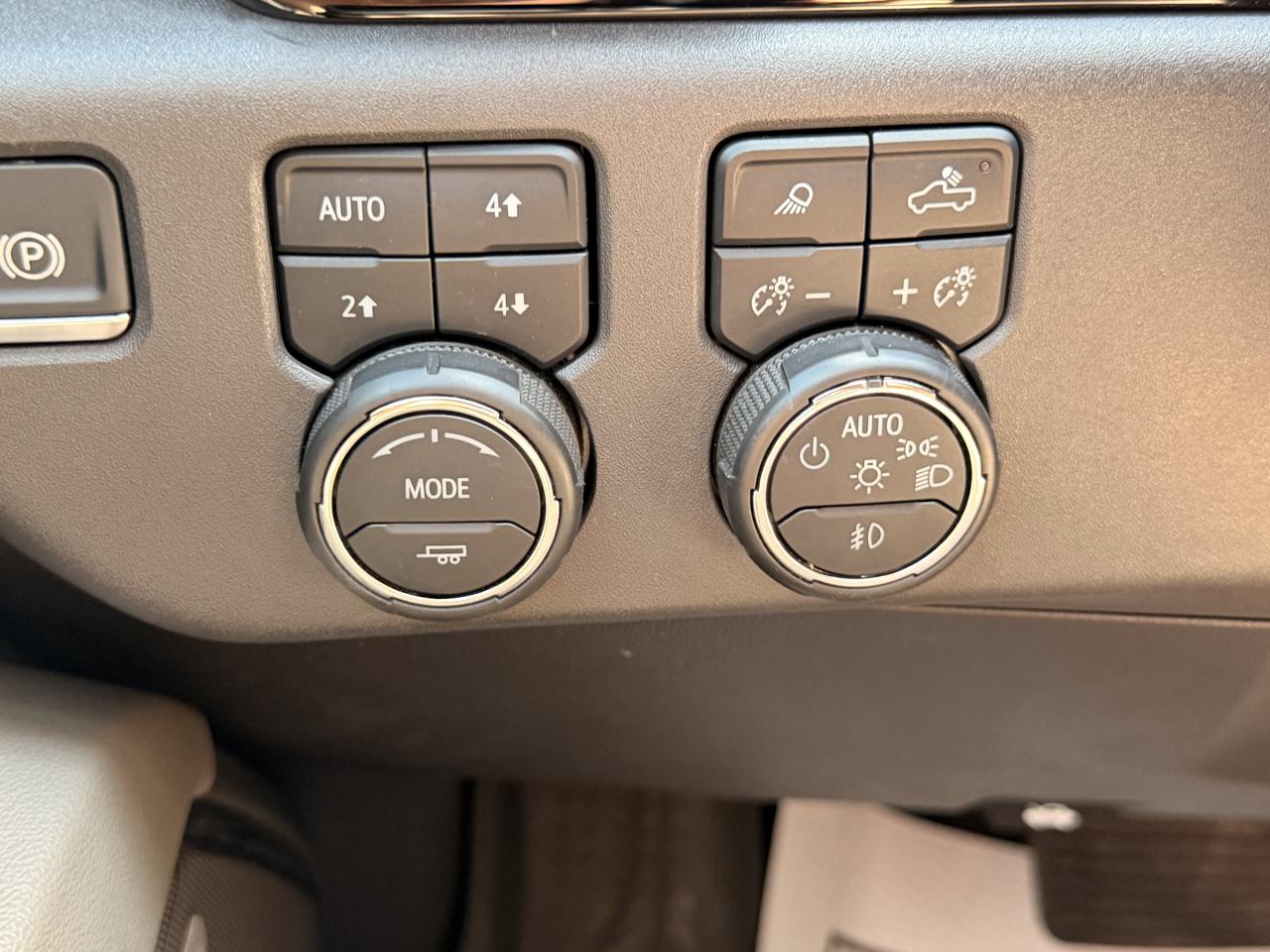 Chevrolet Silverado 1500 ZR2 Crew Cab 4WD 2024