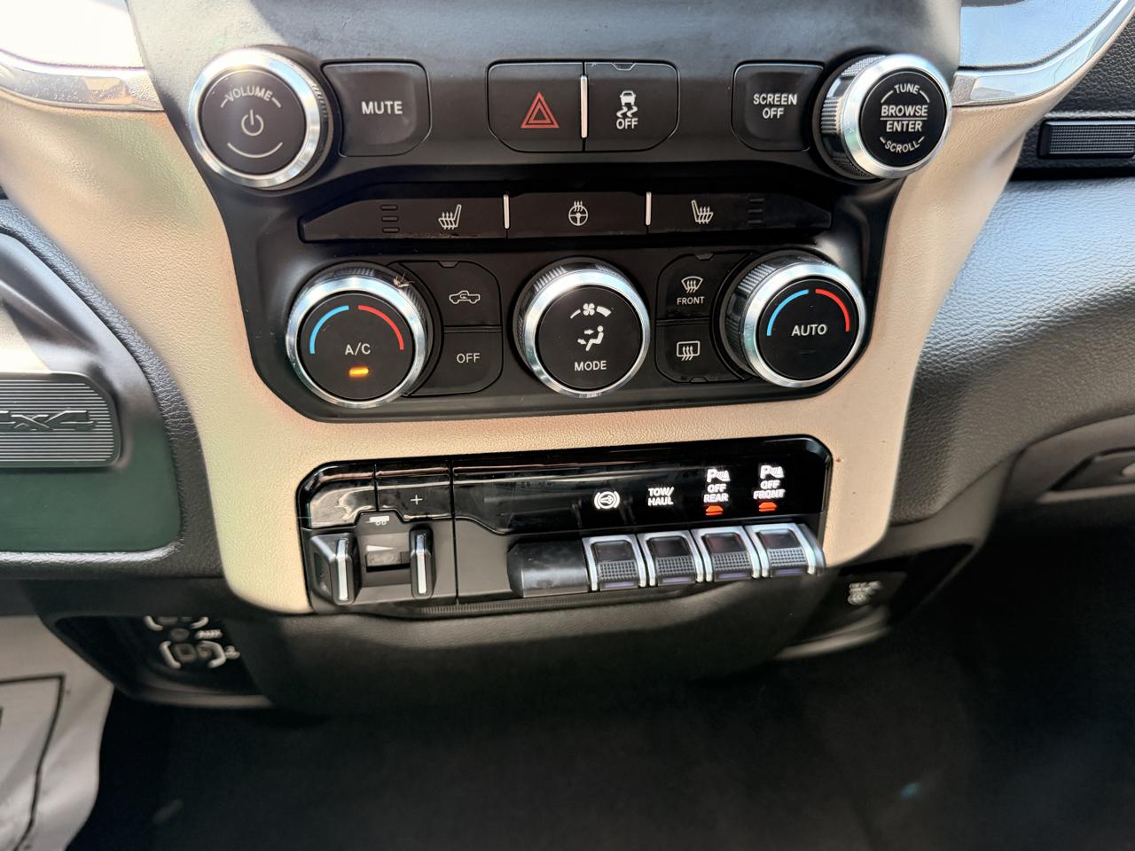 RAM 2500 Laramie Crew Cab SWB 4WD 2021