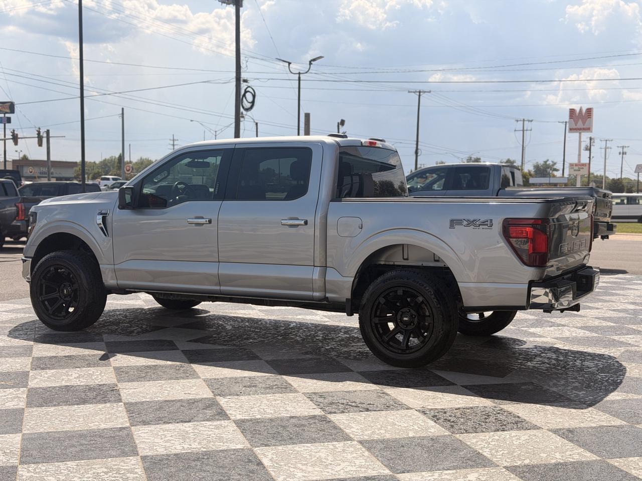 Ford F-150 XLT 4WD SuperCrew 5.5' Box 2024