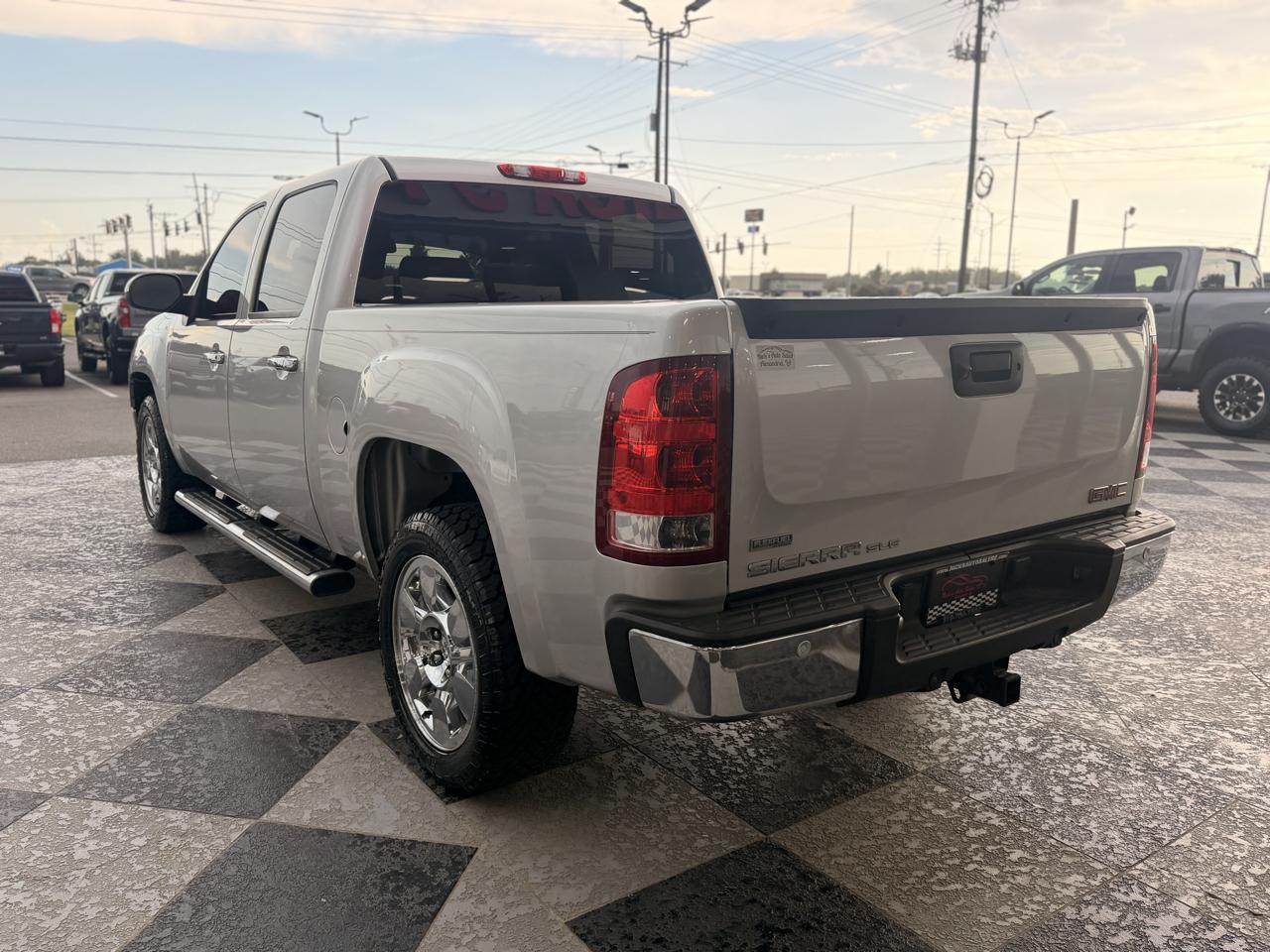 GMC Sierra 1500 SLE Crew Cab  Short Box 2WD 2011