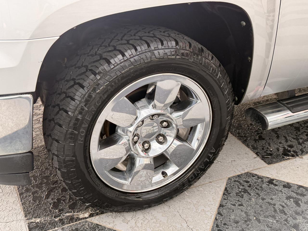 GMC Sierra 1500 SLE Crew Cab  Short Box 2WD 2011