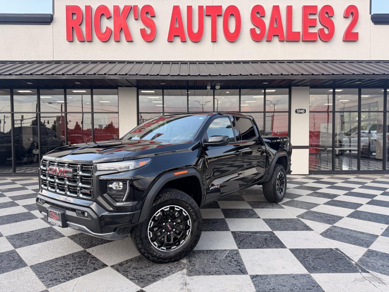 GMC Canyon AT4 Crew Cab 4WD 2026