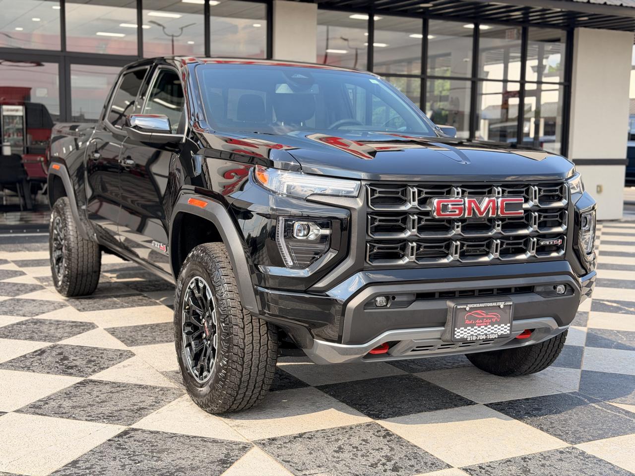 GMC Canyon AT4 Crew Cab 4WD 2026