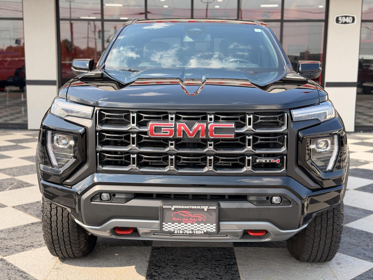 GMC Canyon AT4 Crew Cab 4WD 2026