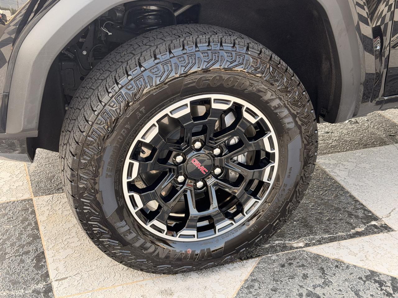 GMC Canyon AT4 Crew Cab 4WD 2026