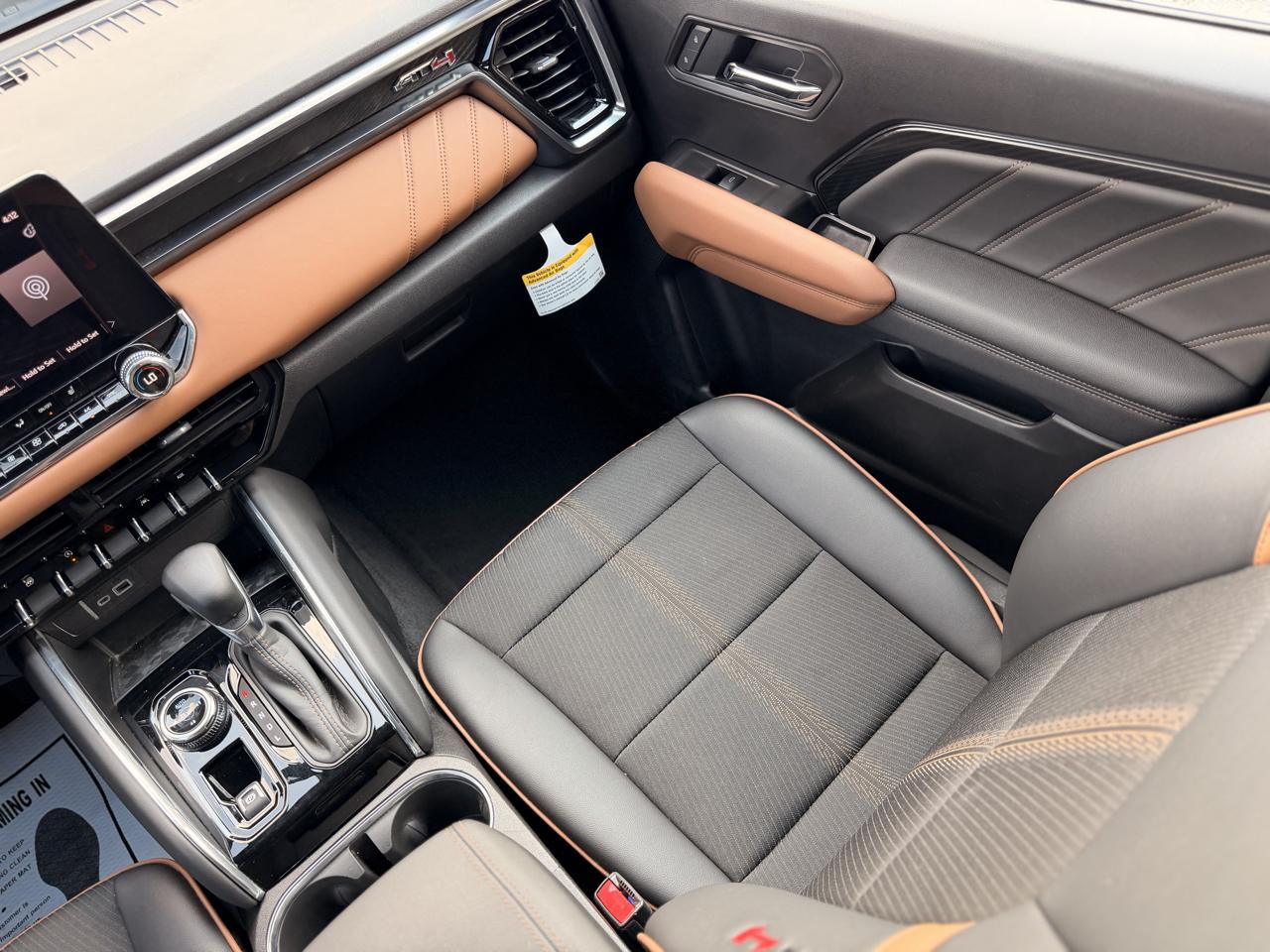 GMC Canyon AT4 Crew Cab 4WD 2026