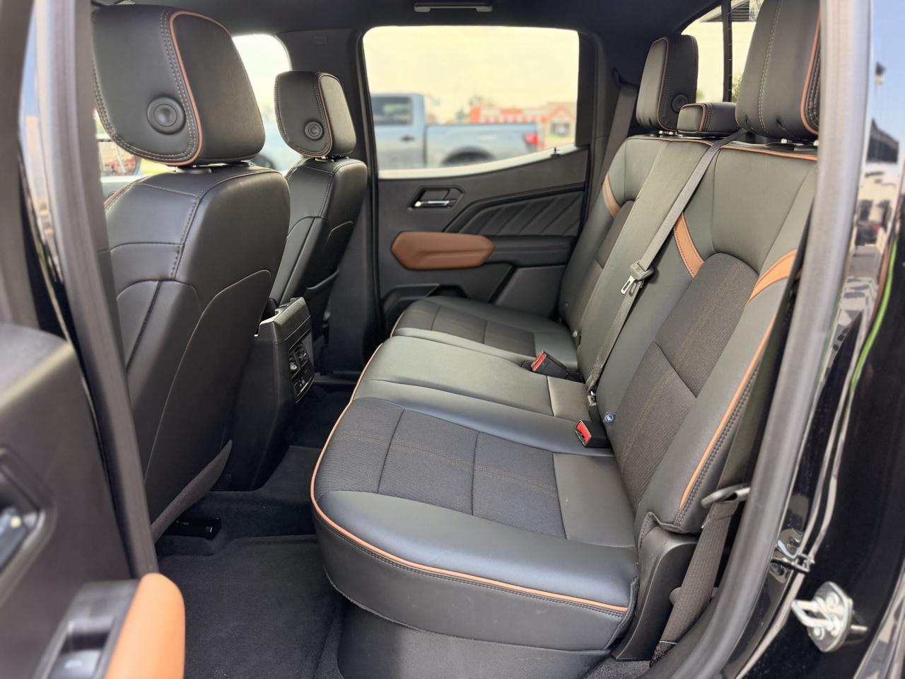 GMC Canyon AT4 Crew Cab 4WD 2026