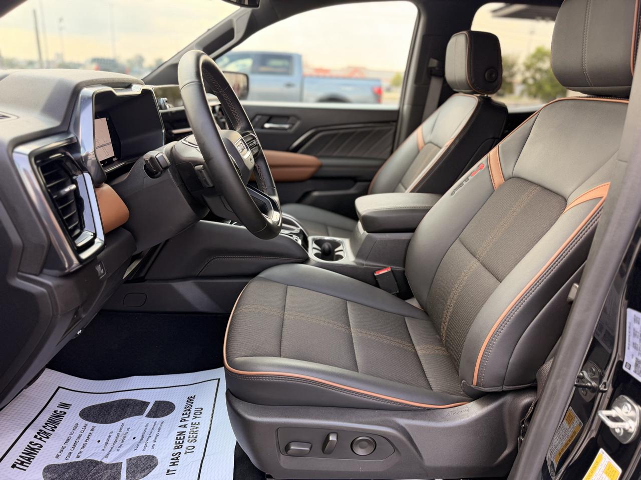 GMC Canyon AT4 Crew Cab 4WD 2026