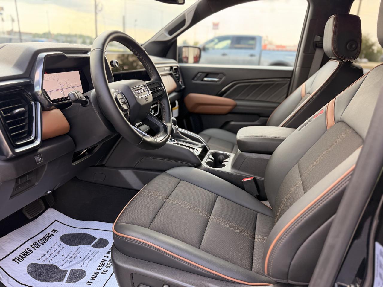 GMC Canyon AT4 Crew Cab 4WD 2026