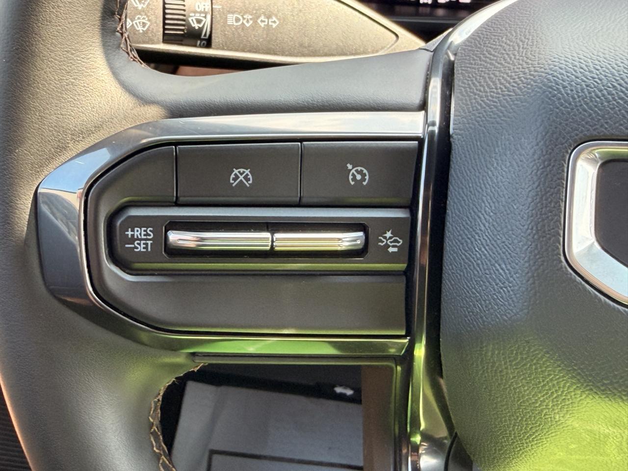 GMC Canyon AT4 Crew Cab 4WD 2026