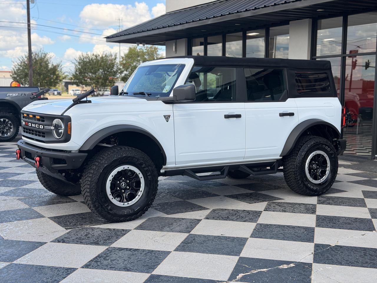 Ford Bronco Base 4-Door w/Advanced 2022