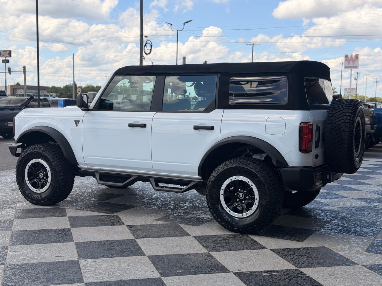 Ford Bronco Base 4-Door w/Advanced 2022
