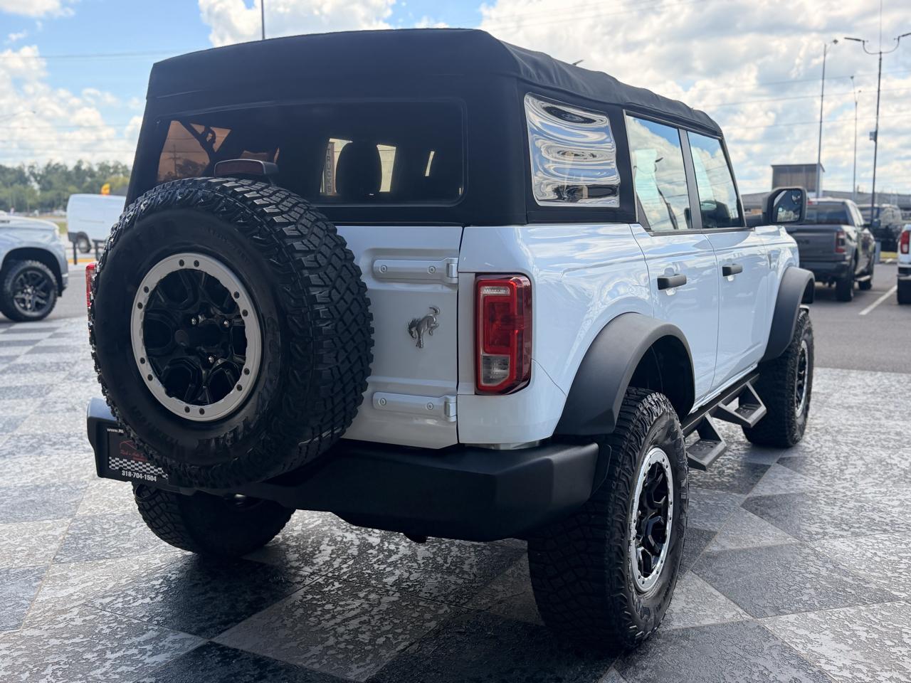 Ford Bronco Base 4-Door w/Advanced 2022