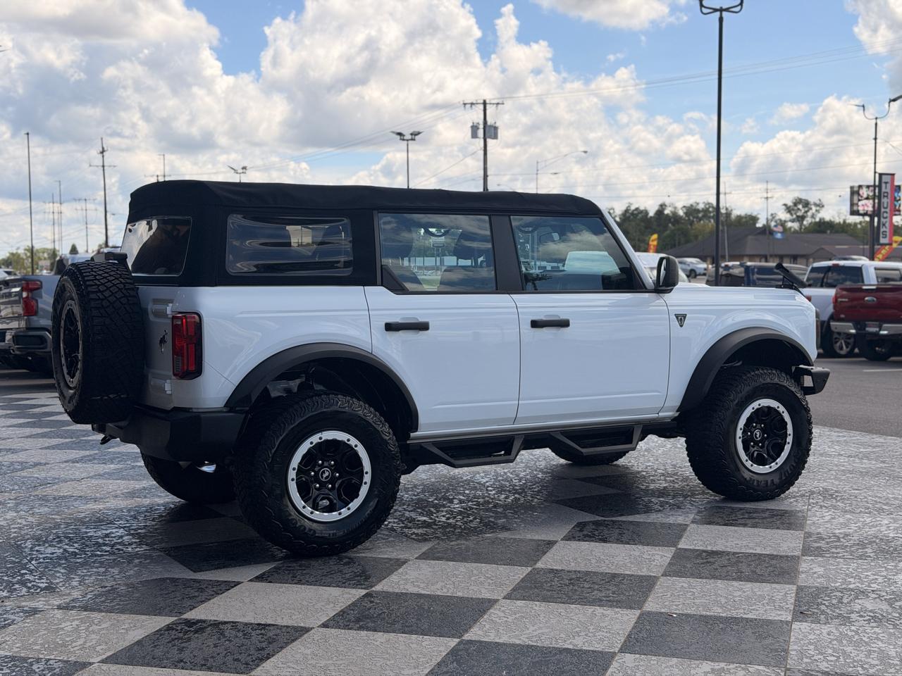 Ford Bronco Base 4-Door w/Advanced 2022