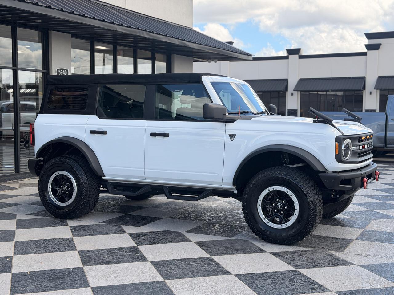 Ford Bronco Base 4-Door w/Advanced 2022