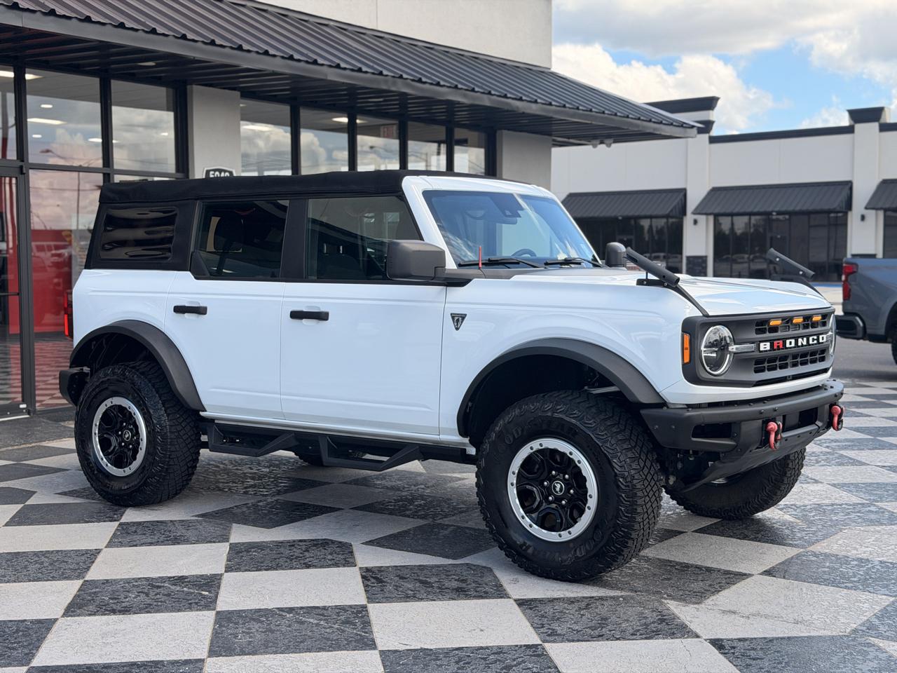 Ford Bronco Base 4-Door w/Advanced 2022