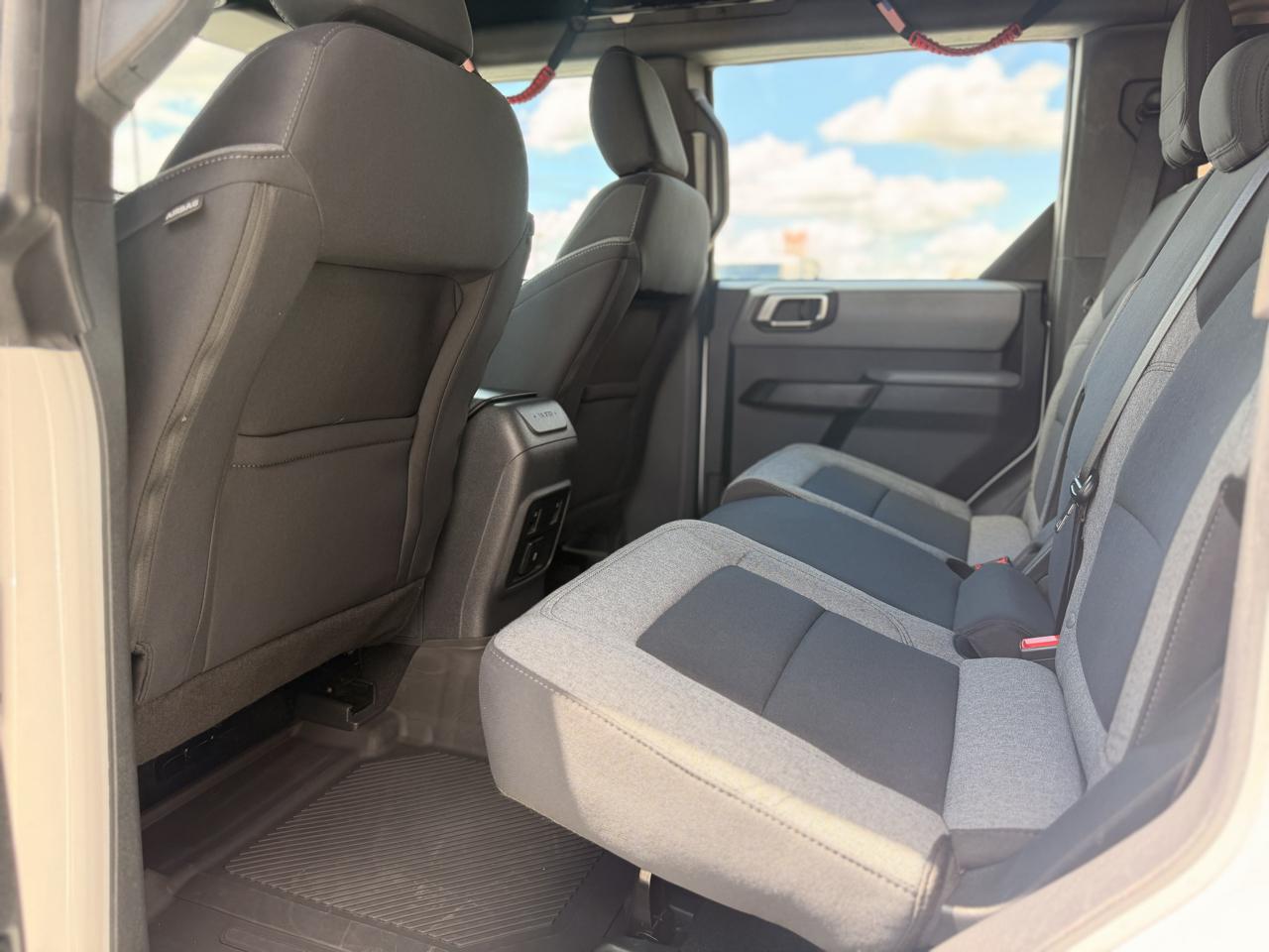 Ford Bronco Base 4-Door w/Advanced 2022