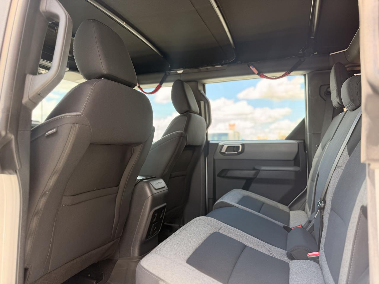 Ford Bronco Base 4-Door w/Advanced 2022