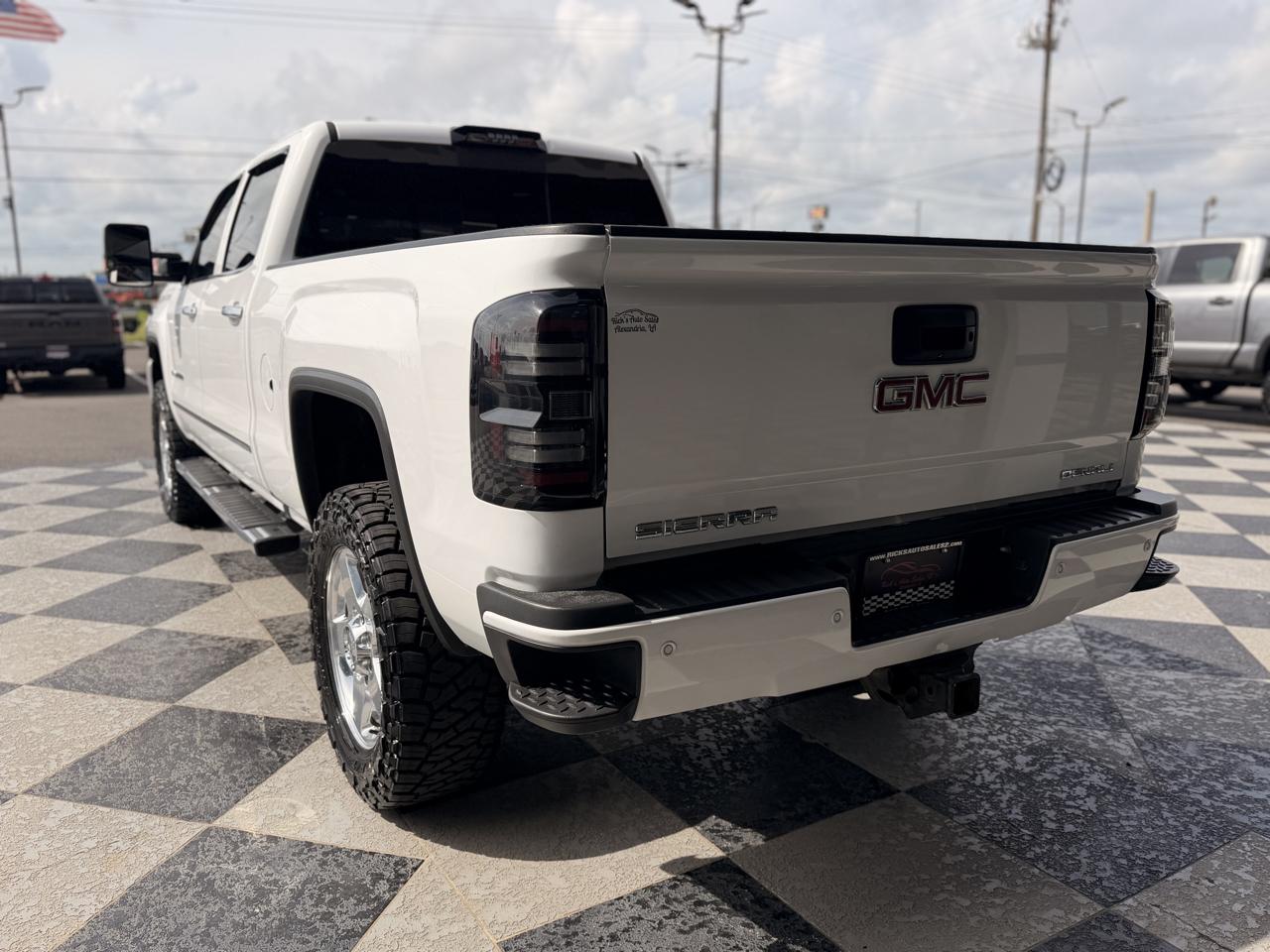 GMC Sierra 3500HD Denali Crew Cab 4WD 2016
