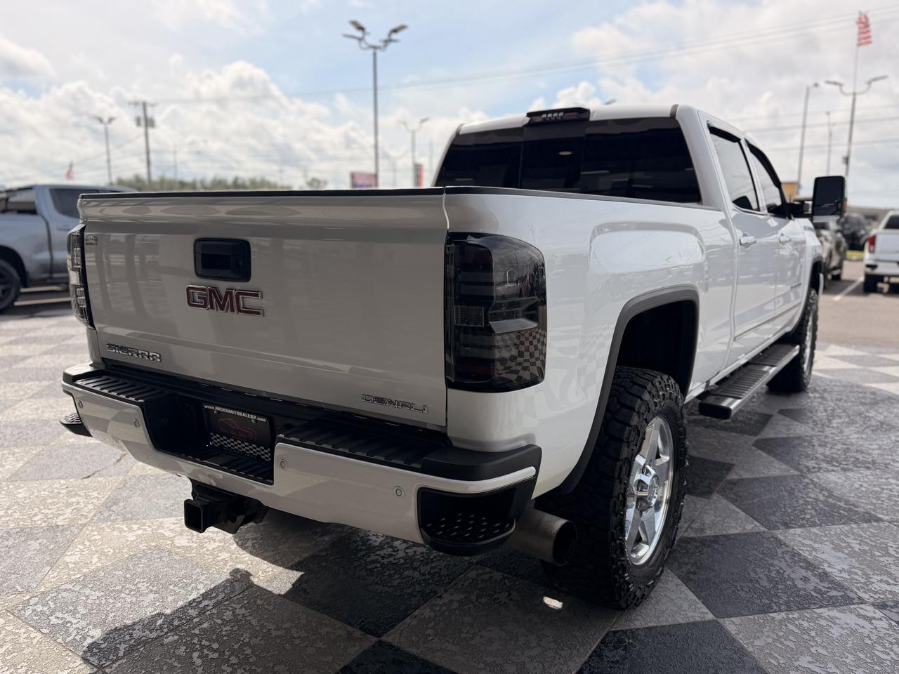 GMC Sierra 3500HD Denali Crew Cab 4WD 2016
