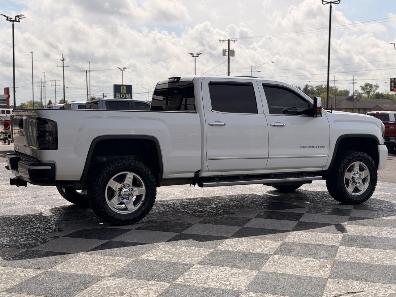 GMC Sierra 3500HD Denali Crew Cab 4WD 2016