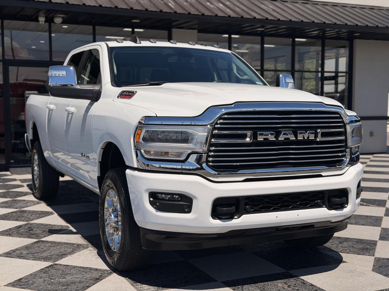 RAM 2500 Laramie Crew Cab SWB 4WD 2024