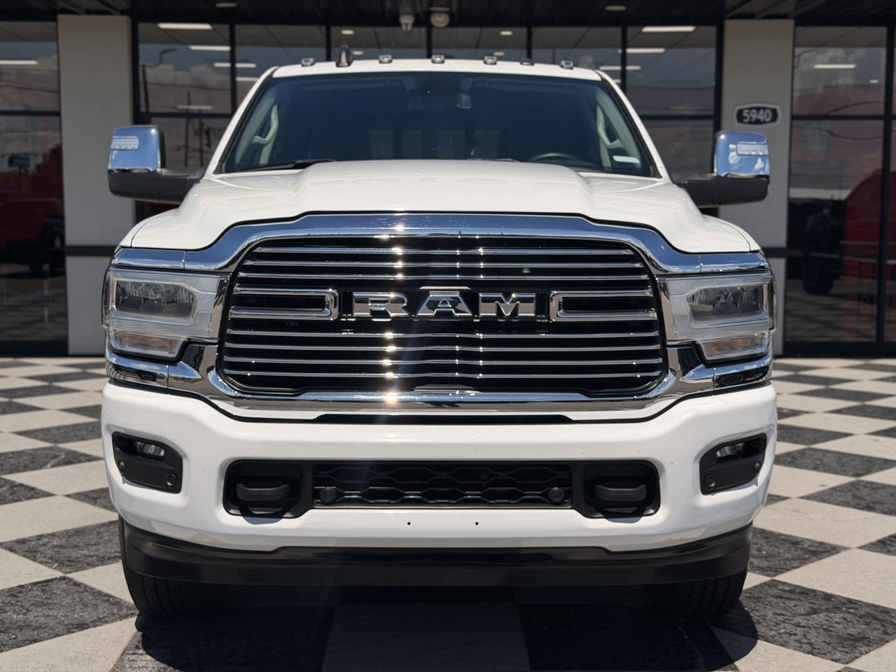 RAM 2500 Laramie Crew Cab SWB 4WD 2024