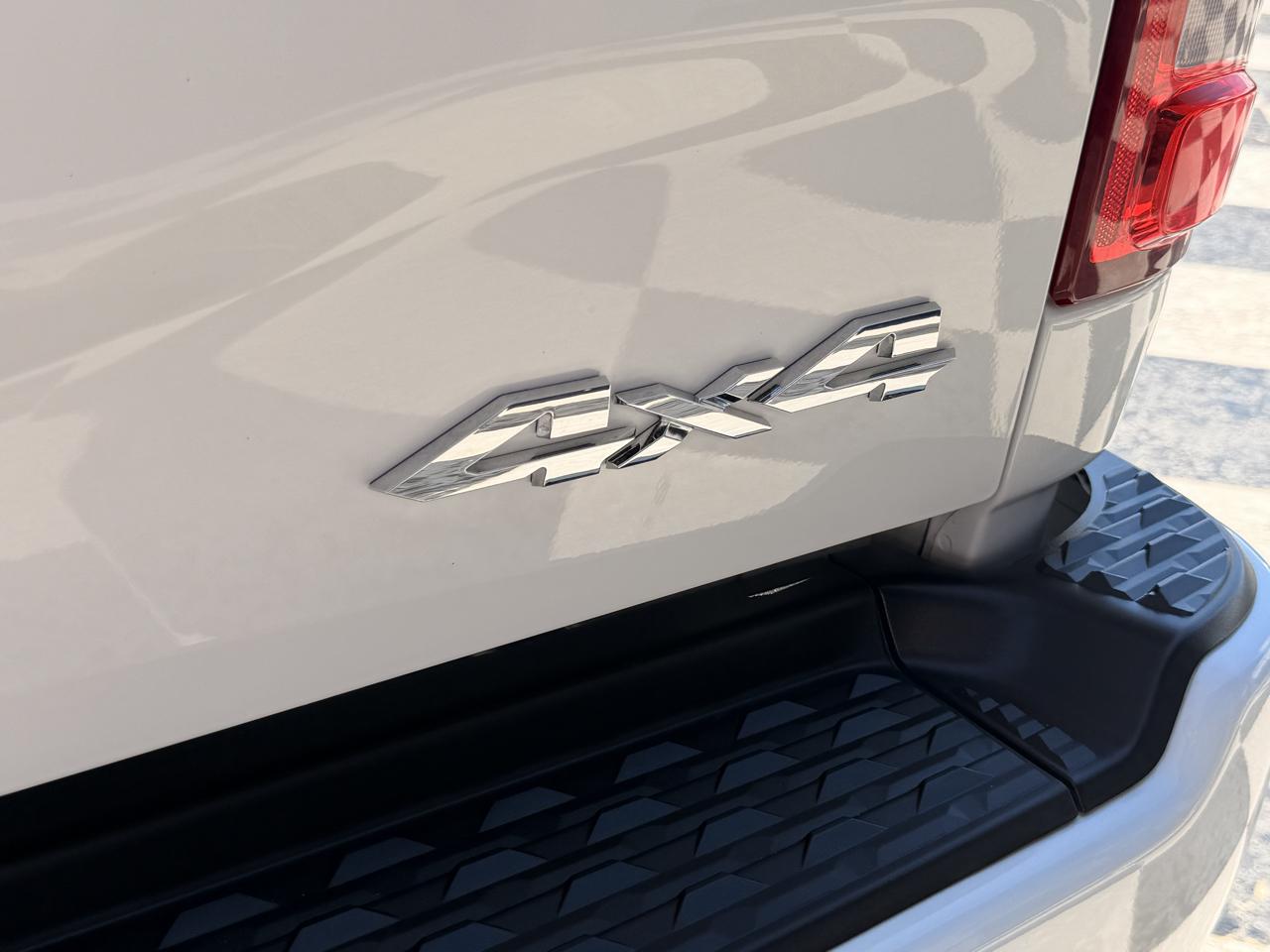 RAM 2500 Laramie Crew Cab SWB 4WD 2024