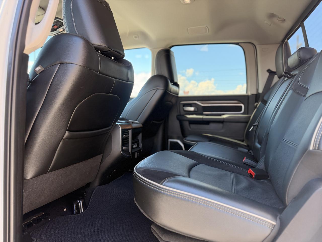 RAM 2500 Laramie Crew Cab SWB 4WD 2024