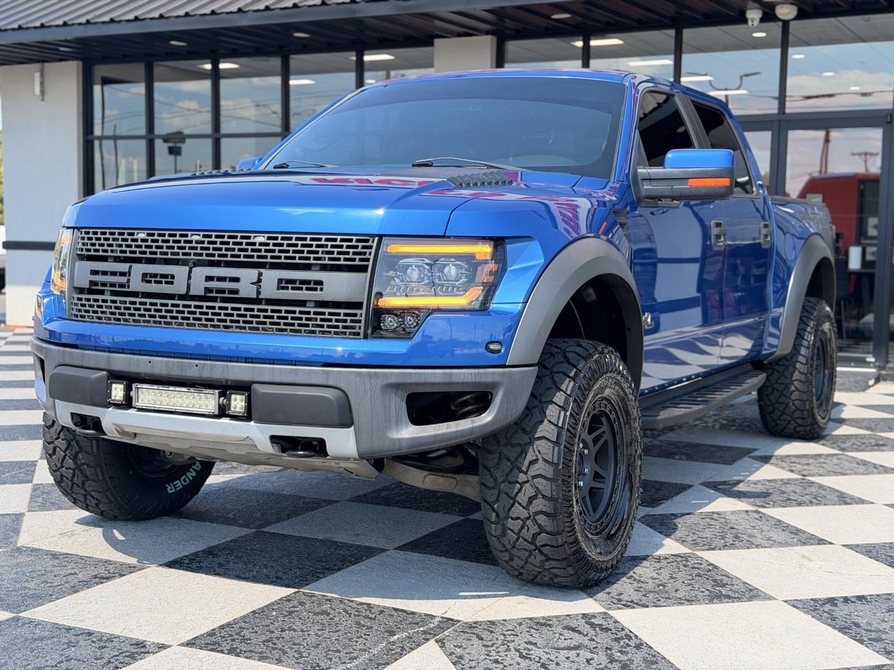 Ford F-150 4WD SuperCrew 145" SVT Raptor 2012