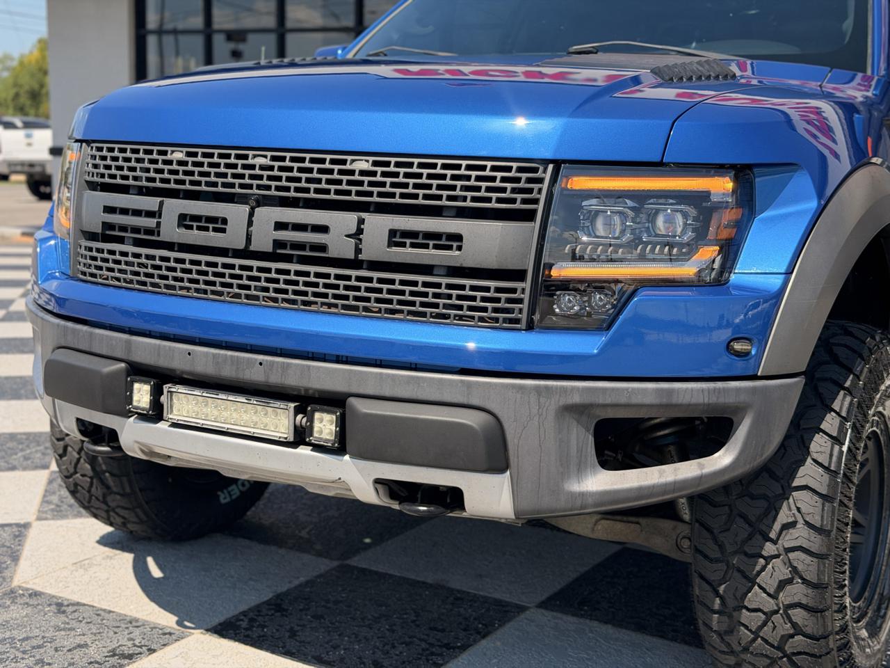Ford F-150 4WD SuperCrew 145" SVT Raptor 2012