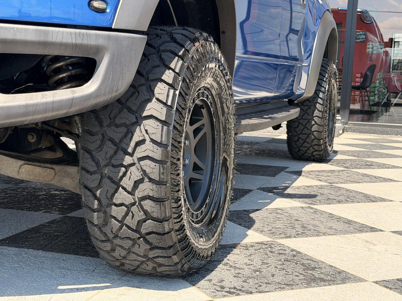 Ford F-150 4WD SuperCrew 145" SVT Raptor 2012