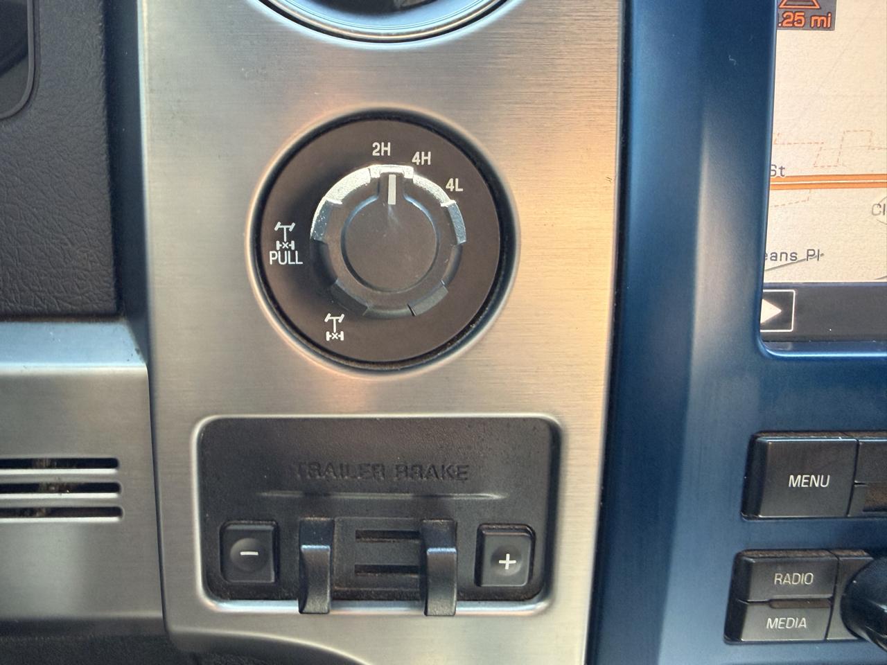Ford F-150 4WD SuperCrew 145" SVT Raptor 2012