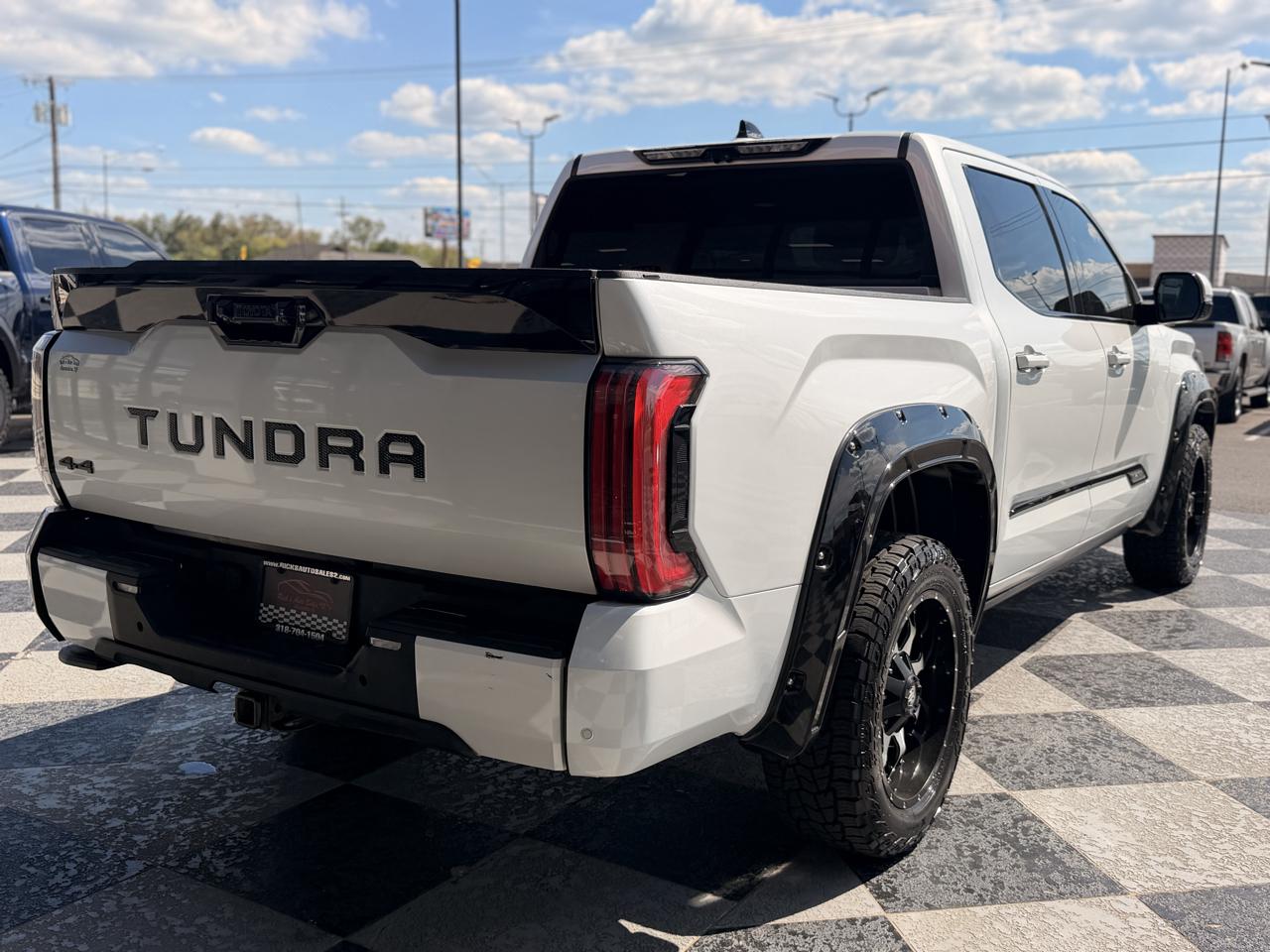 Toyota Tundra photo 9
