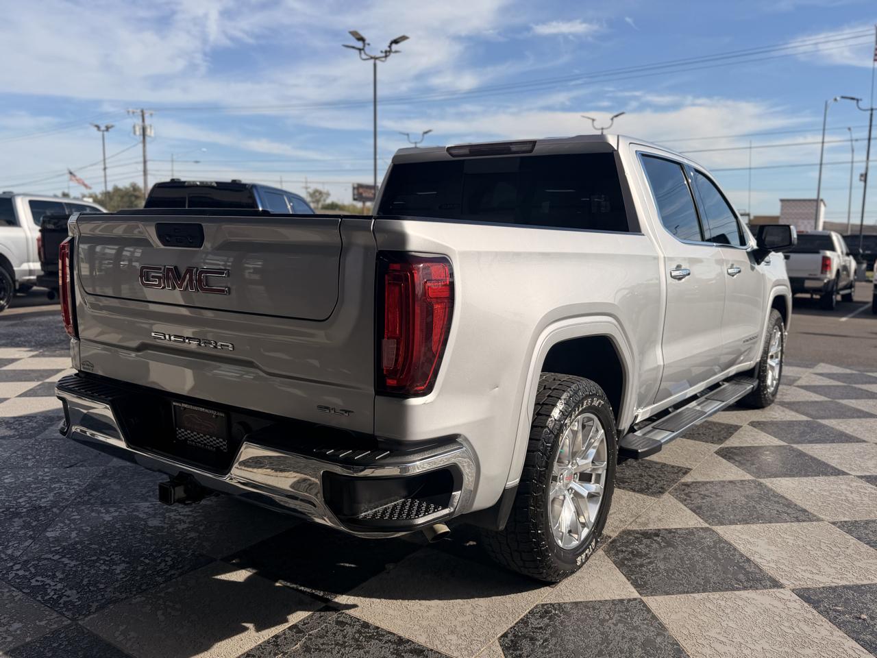 GMC Sierra 1500 SLT Crew Cab 2WD 2020