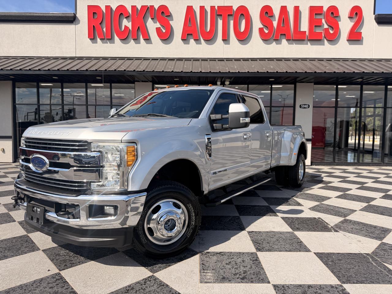 Ford F-350 SD Lariat Crew Cab 4WD 2017
