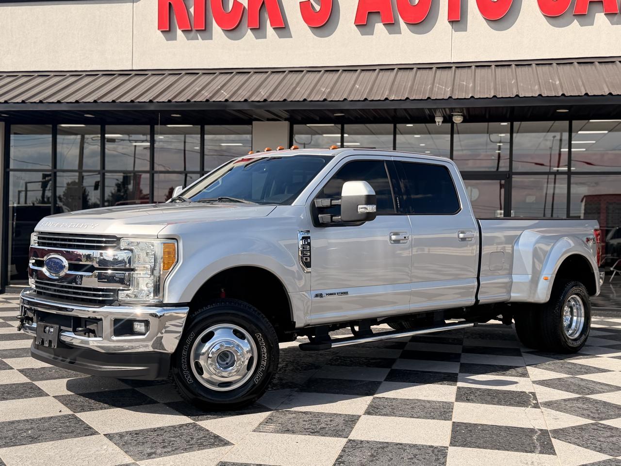 Ford F-350 SD Lariat Crew Cab 4WD 2017
