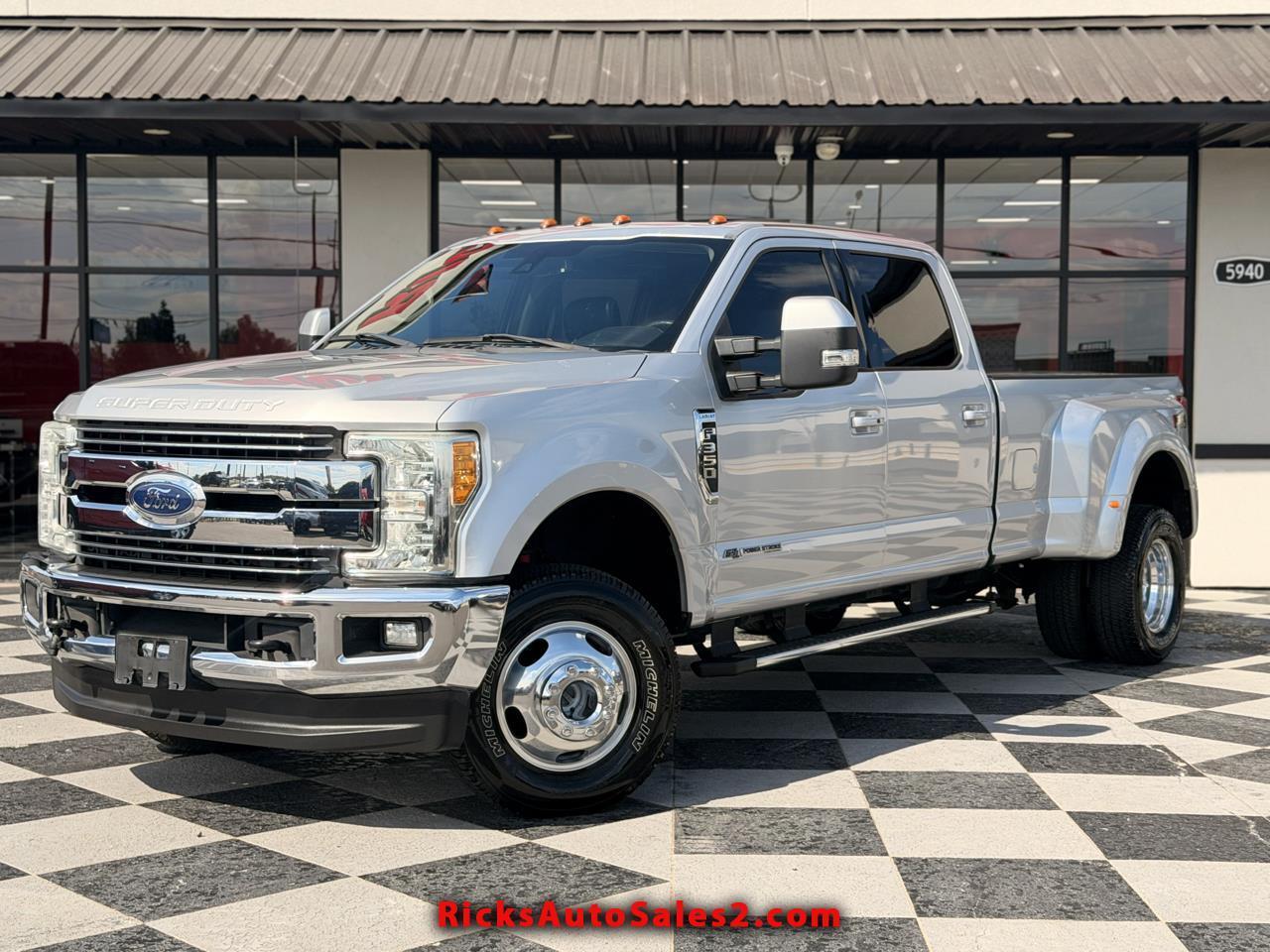 2017 Ford F-350 SD Lariat Crew Cab 4WD